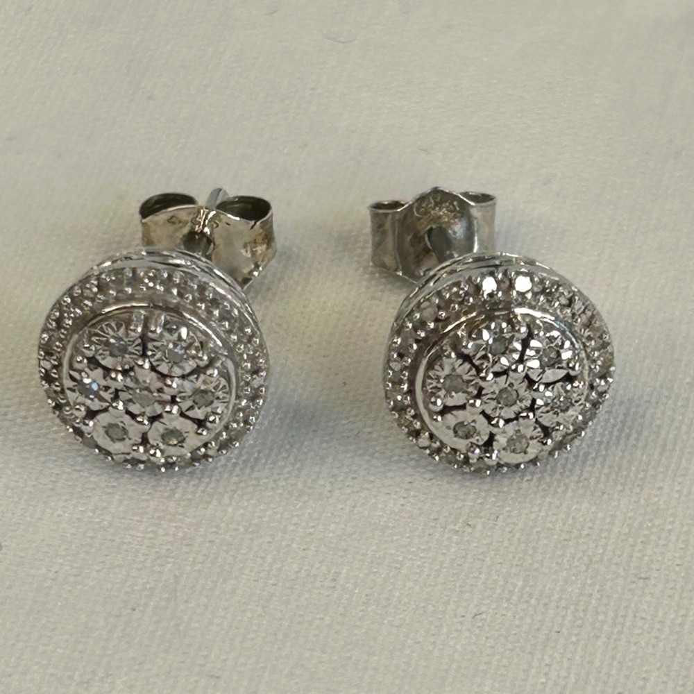 Sparkling Round Halo Stud Earrings Sterling Silver Diamond Cluster SK9 1/10 tcw